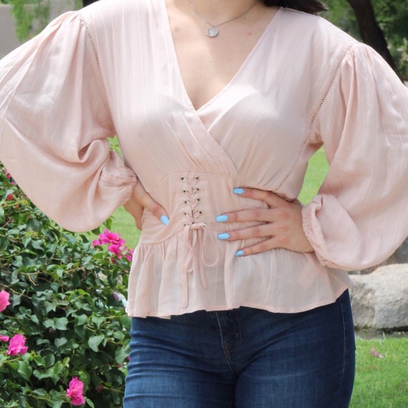 Tops - Blush Longsleeve lace top